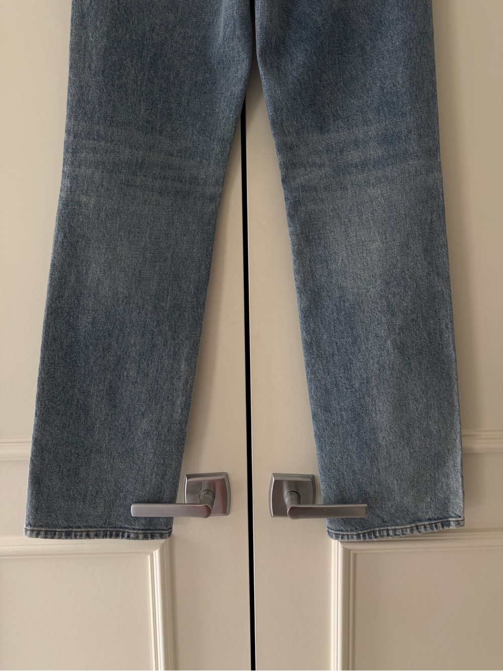 KHAITE Danielle High-Rise Straight-Leg Jeans - Picture 6 of 6